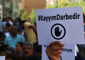 Hakkari’de kayyıma karşı ‘Demokrasi Yürüyüşü’ başladı:Şemdinli’de başladı, üç gün sürecek