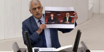 Gergerlioğlu, AKP’li Abdülhamit Gül’e Sinan Ateş’in listesini sordu: Hani yargı bağımsızdı