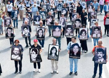 Madımak Katliamı’nda katledilen 33 aydın anıldı:CHP Lideri Özel ve DEM eş Genel Başkanı Bakırhan da yürüdü