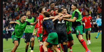 Ronaldo ağladı, Costa kurtardı, Portekiz turladı
