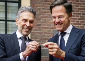 Eski istihbarat şefi, Hollanda’da başbakan oldu: Göçmenlere kötü haber