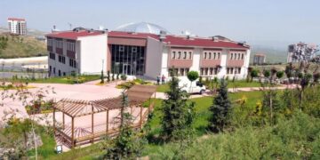 Belediyeyi CHP kazandı, Devlet Bahçeli huzurevini geri aldı
