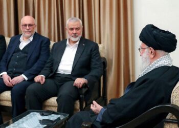 NY Times: İran dini lideri Hamaney, İsrail’e direk misilleme emri verdi