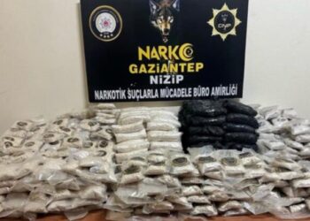 Gazinantep’de uyuşturucu sevkiyatı yapan iki polis tutuklandı