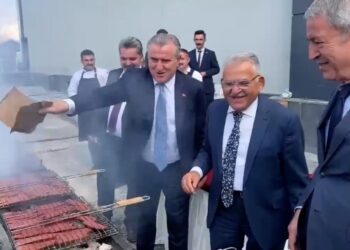 AKP’liler sucuk mangal keyfi infiale neden oldu:Aç milletin tok vekilleri