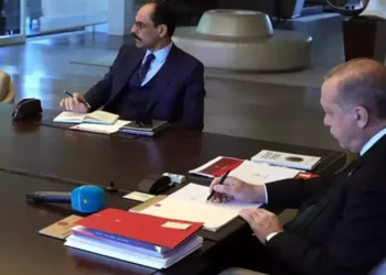 MİT Başkanı Kalın’ın, AKP MKYK toplantısına katılmasına tepki:Al sana parti devleti
