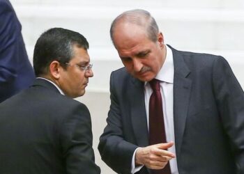 Kurtulmuş’un Anayasa değişikliğiyle ilgili sözlerine Özgür Özel’den sert cevap: İlk 4 maddeye el uzatanın elini kıracağız