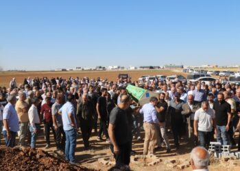 Cezaevinde hayatını kaybeden Kuday’ı binlerce kişi uğurladı: IŞİD’le savaşta ölen oğlunun yanına gömüldü