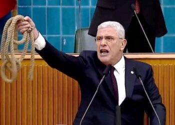 Müsavat Dervişoğlu kürsüden Devlet Bahçeli’ye idam ipi attı: Al başucuna as