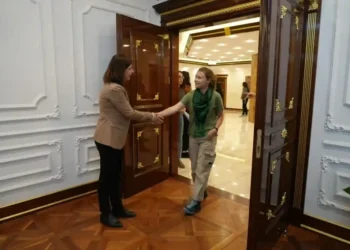 Tanınmış iklim aktivisti Greta Thunberg, Diyarbakır’a geldi, Serra Bucak’ı ziyaret etti