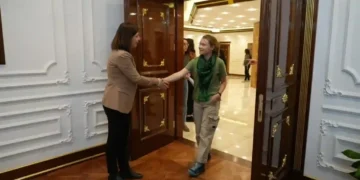 Tanınmış iklim aktivisti Greta Thunberg, Diyarbakır’a geldi, Serra Bucak’ı ziyaret etti