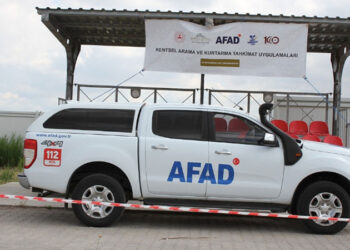 Cilvegözü Sınır Kapısı’nda durdurulan AFAD aracında 12 kilo altın, 188 cep telefonu çıktı