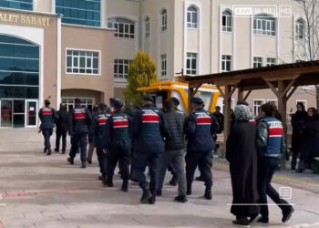 AKP Bakanı Yerlikaya’dan nefret operasyonlarını överek: “Kıskaç 38 operasyonunda 45 kişi gözaltına alındı, 24’ü tutuklandı”