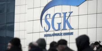 100 bin kişinin emekli maaşı kesilecek: SGK evlere tebligat gönderdi