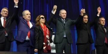 Kavuncu, İYİ Parti’den AKP’ye katılanlar: Bu kadar ilkesiz, menfaatperest insanı nasıl aday yapmışız