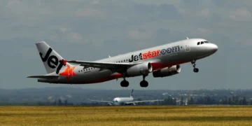 Hint Okyanusu üzerinde Jetstar’da panik: Bali’den, Melbourne  uçan  yolcu, kapıyı açmaya çalıştı