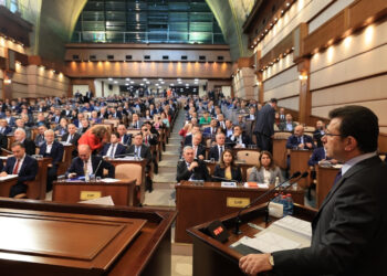 İBB Meclisi’nin kararı: AKP’nin yandaş vakıflarına tahsis edilen yurt binaları geri alındı