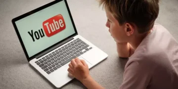Başbakan Albanese duyurdu: Avustralya, 16 yaş altı çocuklar için sosyal medya yasağına YouTube’u da ekledi