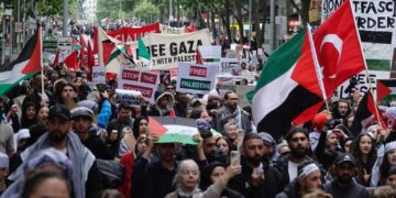 Melbourne’de binlerce kişi Gazze’de yaşanan zulümleri protesto etti