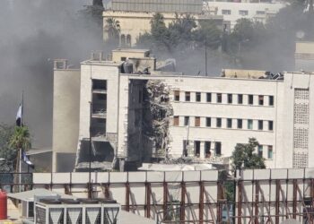 İsrail, Şam’da Cumhurbaşkanlığı ve Genelkurmay Başkanlığı binalarını vurdu