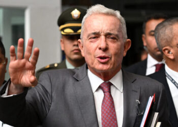 Eski Devlet Başkanı Uribe’ye 12 yıl ev hapsi cezası