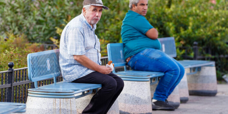 İstanbulda yaşlı insanların günlük yaşam halleri. ( Fotoğraf: Cumhur Yetmez )