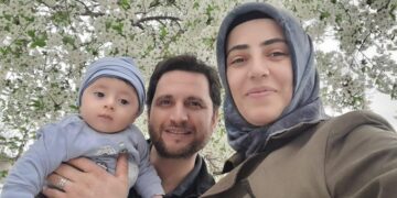 Tutsak bebek Murat Efe’nin babası: Oğlum kanlar içinde acile kaldırıldı
