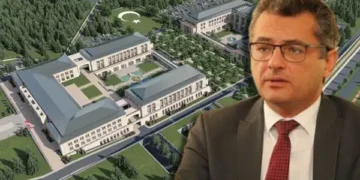 KKTC’nın Cumhurbaşkanı  Tufan Erhürman, Erdoğan’ın yaptırdığı ‘Sarayı’ halka açtı