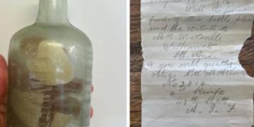 ANZC askerlerinin şişedeki mektupları: 100 yıl sonra  Batı Avustralya kıyısında