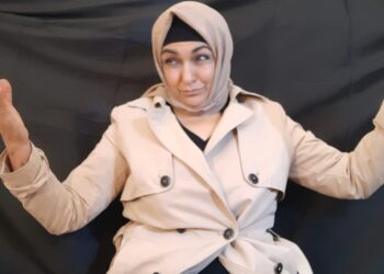 Hilal Nesin’in tiyatro oyunu ‘Saç Ayağı’ Paris’te ilk kez izleyiciyle buluştu