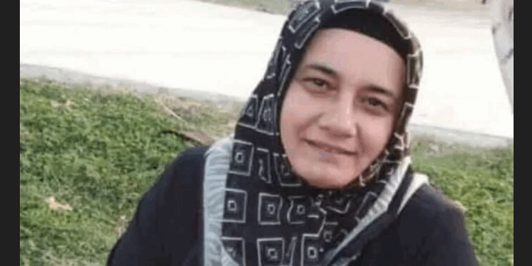 Demirci’nin ihraç olduktan sonra eşinin de tutuklandığı ve fabrikalarda çalışarak çocuklarına baktığı öğrenildi.