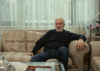 50 yıllık arkadaşı Ahmet Turan Alkan’ı anlatan Türküne: Zorbalığa, baskıya, biat etmeye zorlayan düzene isyan etti