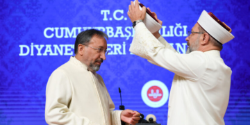 Diyanet’te israf tam gaz: Medine’de 5 yıldızlı otelde 5 milyon TL’lik toplantı!