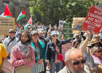 Melbourne’da on binler meydandaydı: Yangın mağdurlarıyla dayanışma, mağdurlara destek