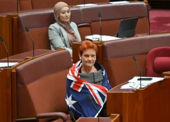 Anketlerde sürpriz artış: Yaşam maliyeti, göç ve güvenlik tartışmaları One nation’a yaradı