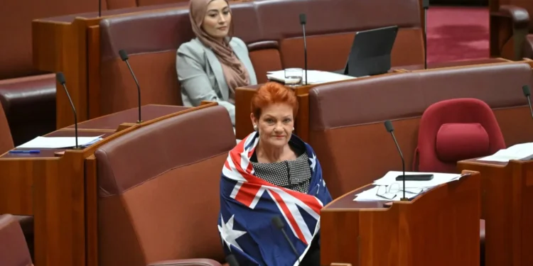 Avustralya’da yapılan son kamuoyu yoklamalarında, One Nation partisinin oy oranını artırdığı belirtildi.
