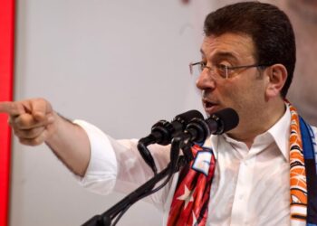 Mahkeme Başkanı ile İmamoğlu arasında gerilim çıktı:Hakim’den salonu boşaltma kararı