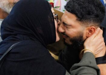 Ortadoğu’da mahsur kalan Avustralyalılar için tahliye süreci başladı: ilk kafile Sydney’e ulaştı