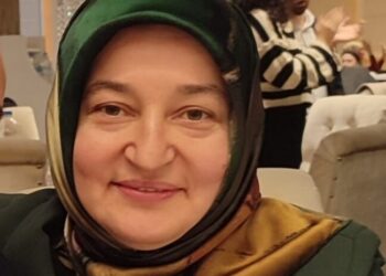 Dini sohbet yaptığı için ceza verilen kanser hastası Nermin  öğretmen cezaevinde