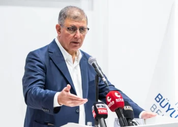 CHP’li Belediye Başkanı Cemil Tugay:“Mülkiyeti 100 yıldır belediyedeki binayı olmayan bir vakfın üzerine geçirdiler!”