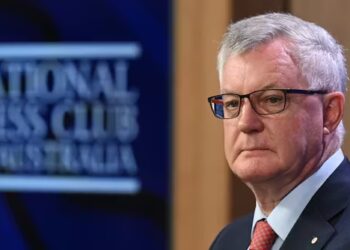 ‘Nitelikli göçmenler heba ediliyor’ diyen eski Müsteşar:Doktorlar, denklik probleminden vasıfsız işlerde çalışıyor, bu kabul edilemez