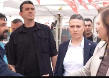 CHP’den AKP’ye geçen Burcu Köksal, sokağa koruma ordusuyla çıktı