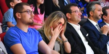 İmamoğlu’nun oğlunun da  aralarında olduğu18 kişinin banka hesapına el konuldu