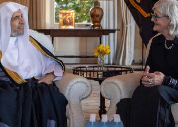 Genel Vali Mostyn, Müslüman Dünya Birliği Genel Sekreteri’ne kabul etti: “Nefretin ve fanatizmin bu ülkede yeri yok”