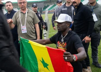 Amedsporlu Diagne’ye ülkesinin bayrağını açınca polis müdahale etti: ‘Senegal bayrağı müdürüm’