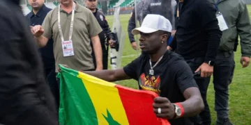 Amedsporlu Diagne’ye ülkesinin bayrağını açınca polis müdahale etti: ‘Senegal bayrağı müdürüm’