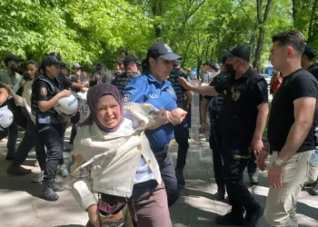 196 akademisyenden öğretmenlere destek: ‘Bu şiddet ve baskıyı kabul etmiyoruz’