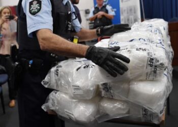 İran’dan 12 milyon dolarlık uyuşturucu Sydney’e sokmaya çalışan çifte hapis