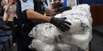 İran’dan 12 milyon dolarlık uyuşturucu Sydney’e sokmaya çalışan çifte hapis