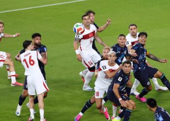 On kişi kalan Paraguay karşısında hüsran: Türkiye dünya kupasına puansız veda etti